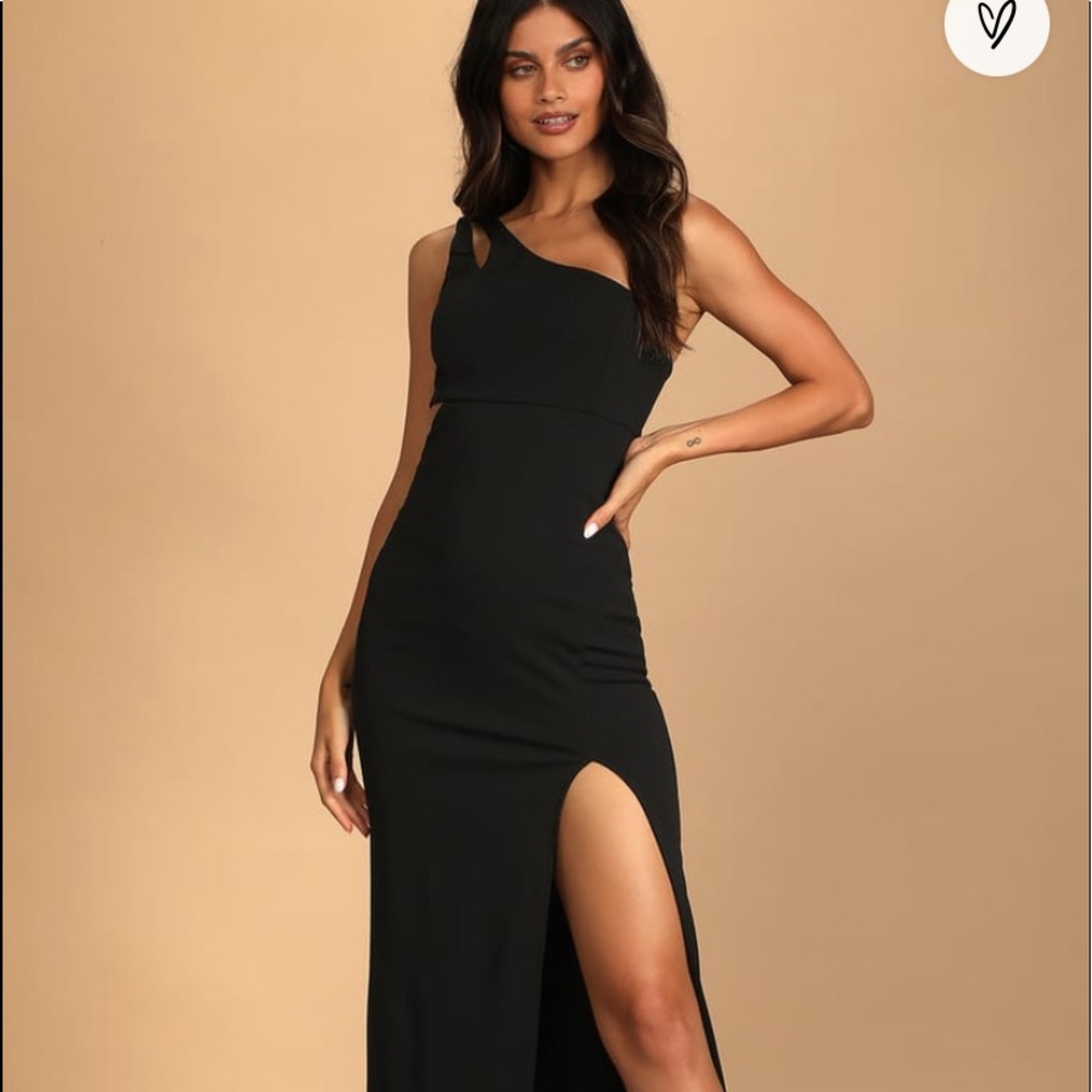 Brand new lulus black gown with tags